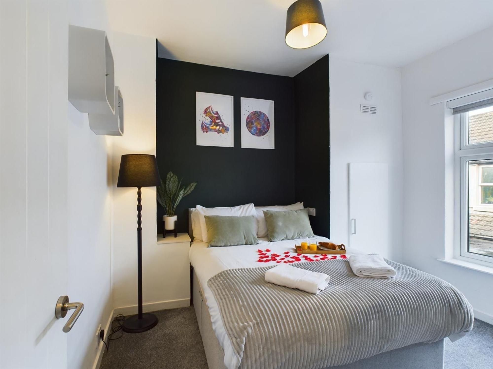 Charming Apartments - Cosy Retreat - Short Drive To City Centre - Free Parking 利物浦 外观 照片