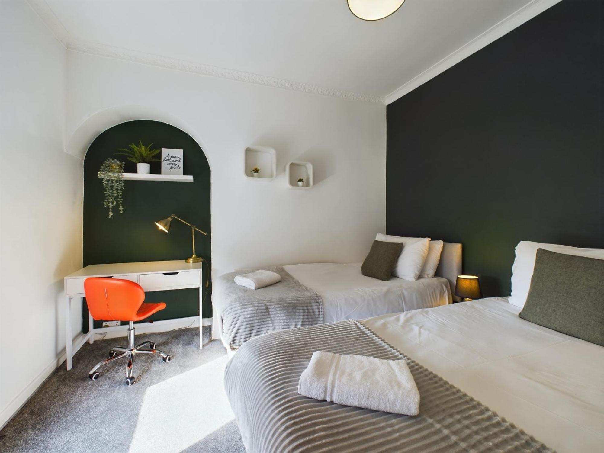 Charming Apartments - Cosy Retreat - Short Drive To City Centre - Free Parking 利物浦 外观 照片