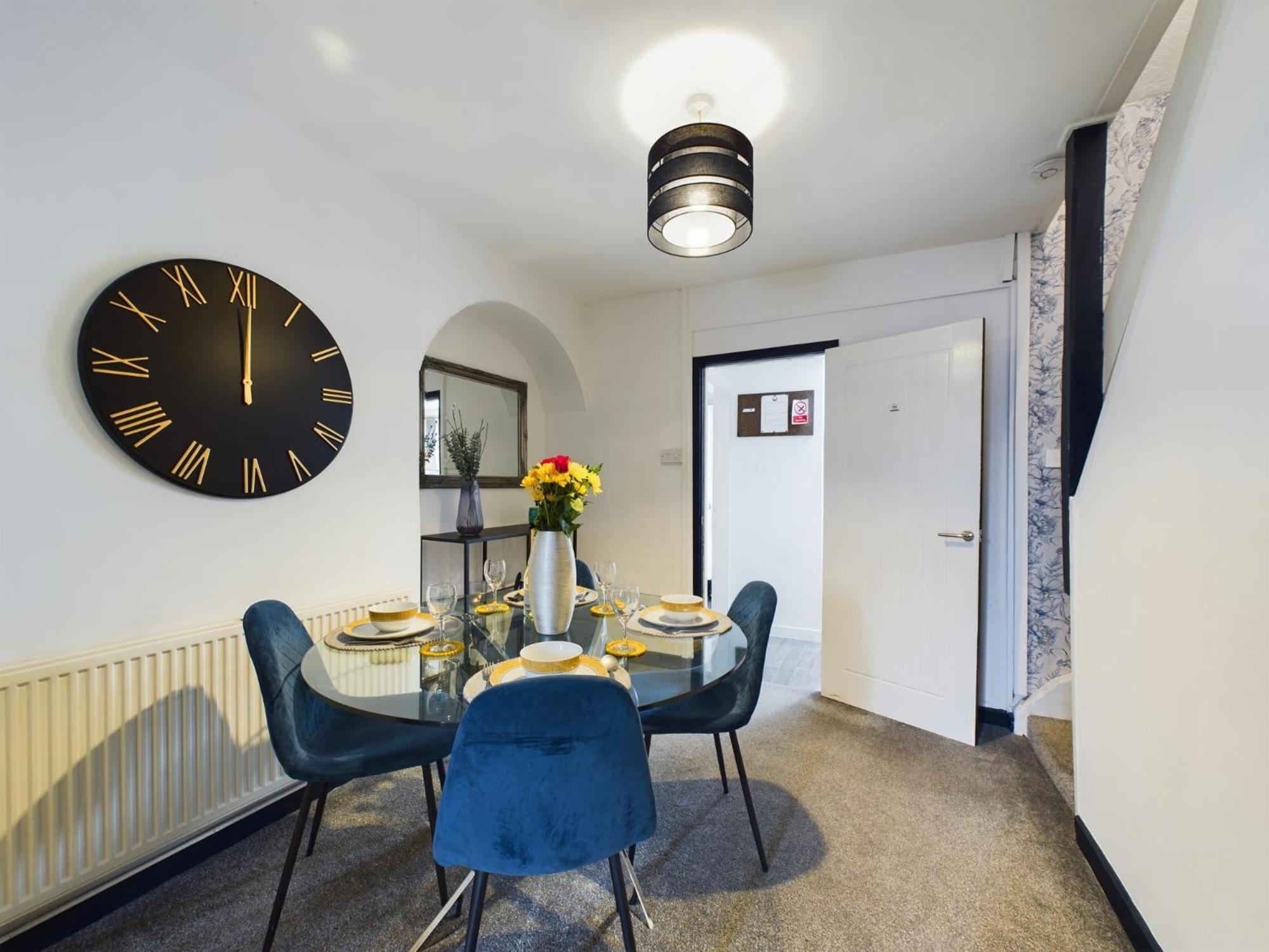 Charming Apartments - Cosy Retreat - Short Drive To City Centre - Free Parking 利物浦 外观 照片